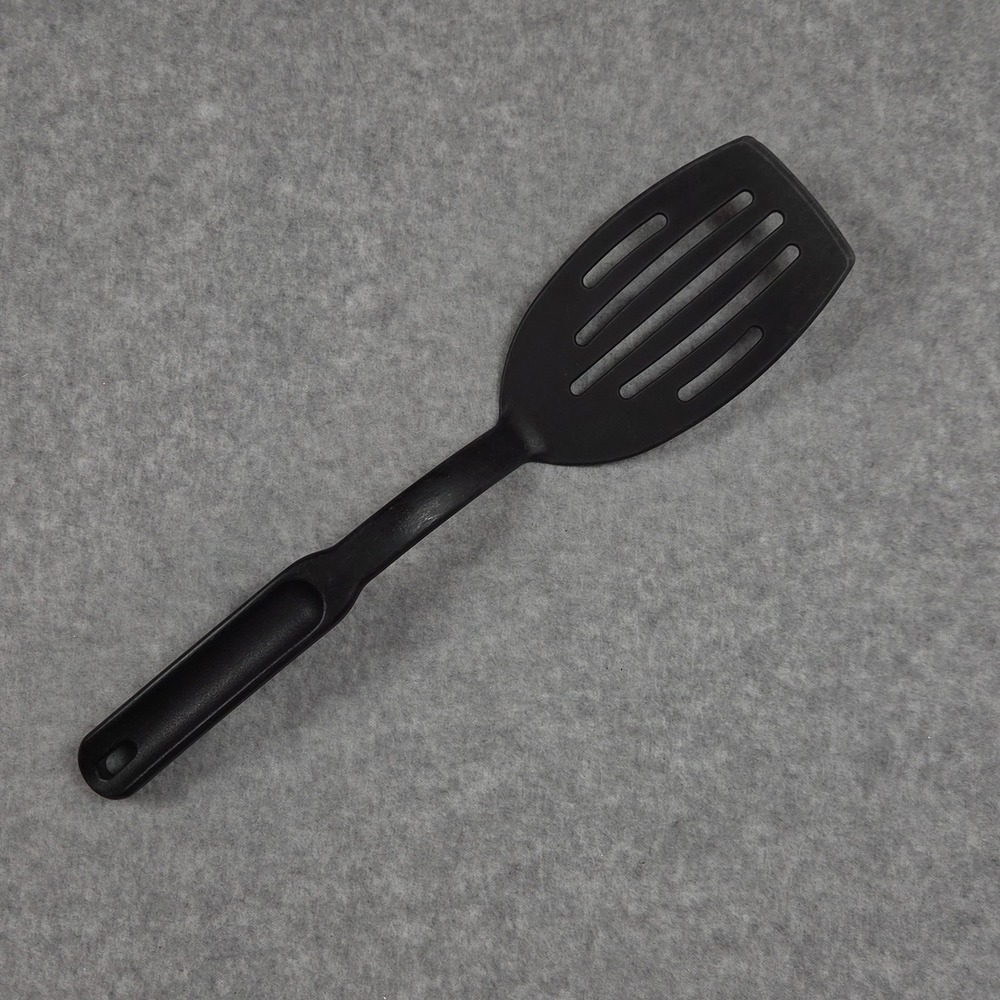 The Pampered Chef Black Slotted Turner Spatula Nylon Heat Resistant USA Made